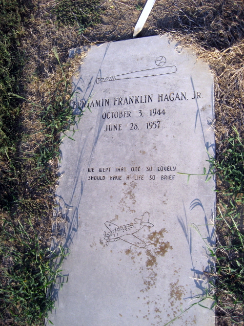 All photos are the property of LaCemeteries © and may